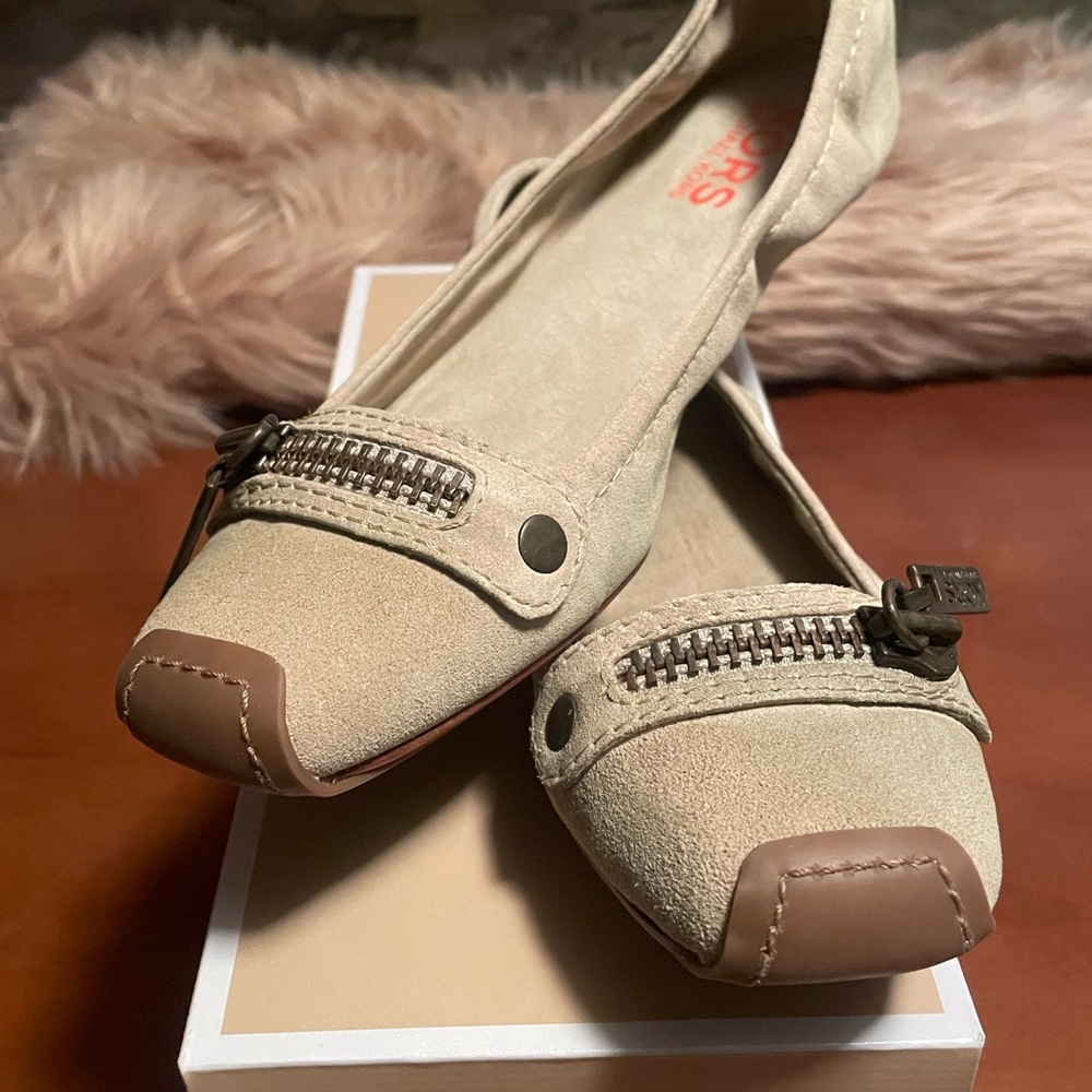 MK KORS suede flats in Sand 10 NIB
